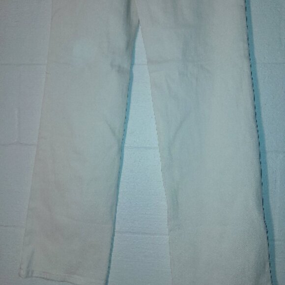 Almost Famous Women's Size 0 High Waisted Ripped Denim Jeans Off White Like New - Picture 7 of 9